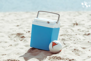 Kühlbox am Strand