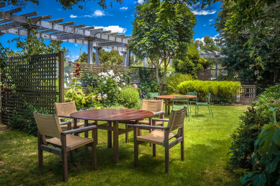 home-backyard-summer-garden-2025-03-23-22-26-04-utc